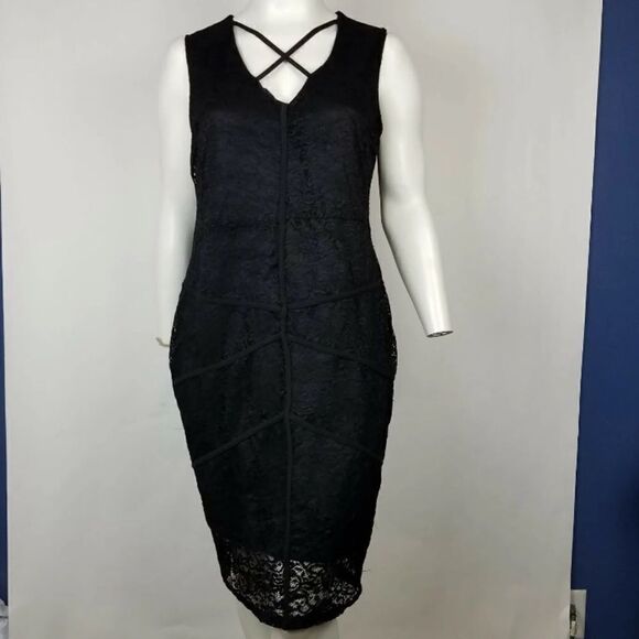 All over lace midi dress​​ - Picture 6 of 8